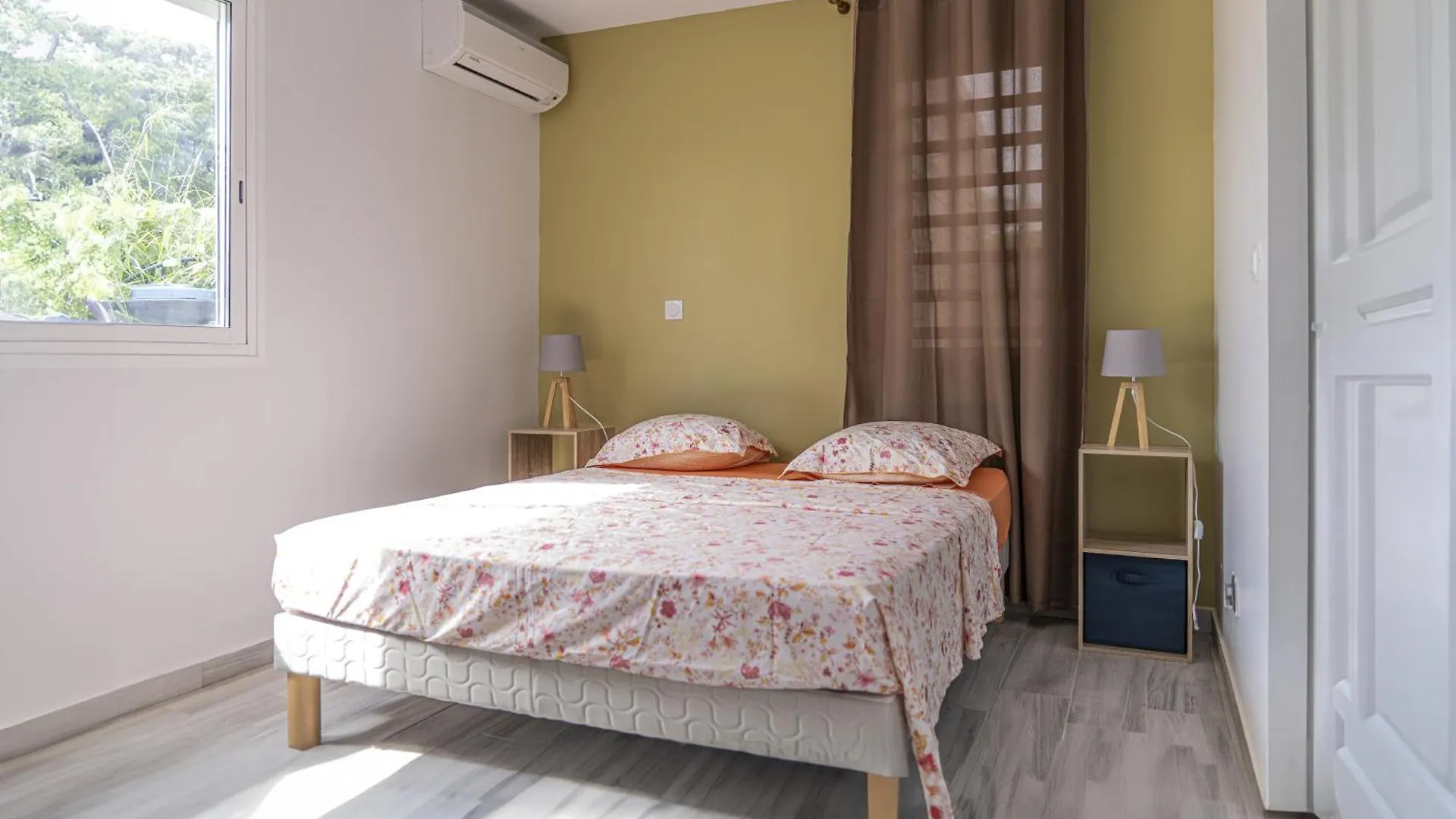 Дом отдыха Villa Swany Пети-Бур